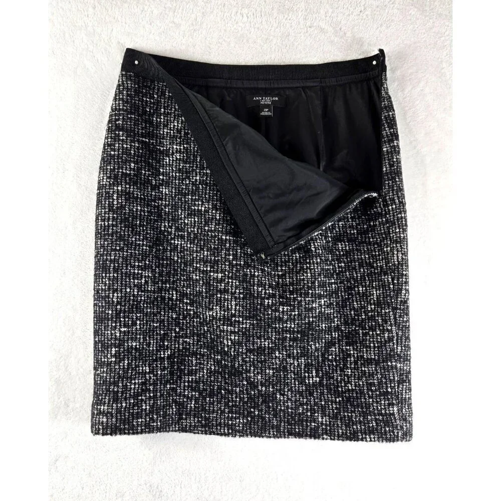 Ann Taylor Tweed Mini Pencil Skirt 2P Black White Weave Lined Career Mod Preppy
